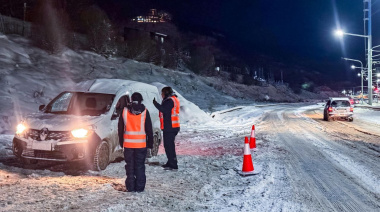 Se reforzó controles de tránsito en el acceso al barrio Dos Banderas