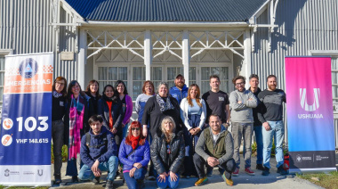 La Secretaría de Turismo de Ushuaia adquirió un moderno DEA y capacitó a su personal