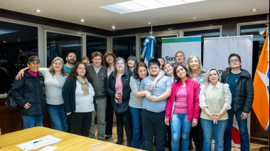 Se reunió con familiares de personas con discapacidad para abordar mejoras en los servicios estatales