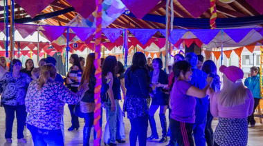 Se disfrutó de una jornada de encuentro, baile y emoción para personas mayores