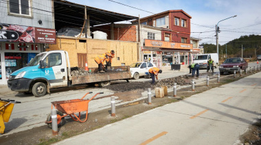 Se continúa con tareas de bacheo y mantenimiento en distintos puntos de la ciudad