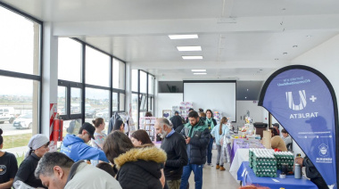 Cientos de vecinos y vecinas asistieron a la edición “Día de la Madre” del Mercado Concentrador de Ushuaia