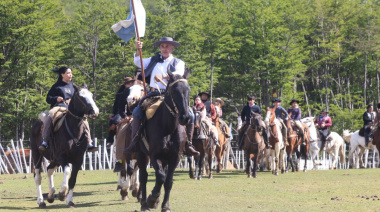 Se acompañó la jineteada por el Día de la Madre organizada por la agrupación “Gauchos Fueguinos”