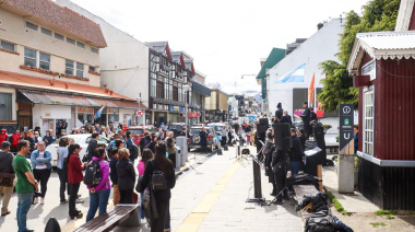 La Municipalidad de Ushuaia impulsó el acto en conmemoración del 99° Aniversario de la biblioteca popular sarmiento