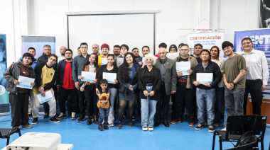 Se reconoció a quienes realizaron el curso sobre Reparación de PC y Redes