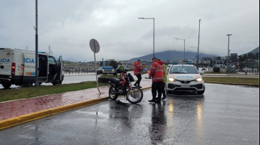 Investigan un Ford Ka rojo y sus ocupantes en el caso del motociclista que perdió la vida