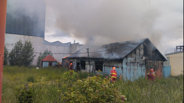 Bomberos debieron intervenir en el incendio en un galpón sin servicios