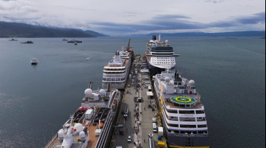 Arribó a Ushuaia el crucero Celebrity Equinox, uno de los de mayor porte que opera en la región austral