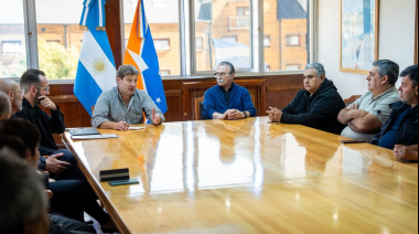 Se reunió con gremios portuarios y detalló las acciones para revertir la intervención del puerto de Ushuaia