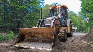 Colocación de alcantarilla y reposición de material en el ingreso al mirador Cerro Jeujepen