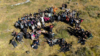 Más de 100 jóvenes participaron del primer recorrido interprovincial a Puerto Almanza