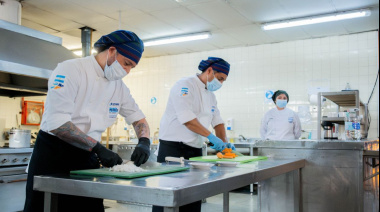 Se capacitó a 380 agentes POMyS en gestión, higiene y elaboración de alimentos en comedores escolares