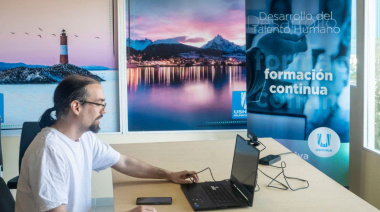 Se impulsa la profesionalización internacional de sus agentes mediante el convenio con la UNIR de España