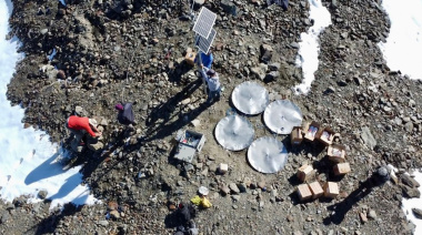 Se instaló una nueva estación en el Glaciar Martial para monitorear el agua y anticipar escenarios