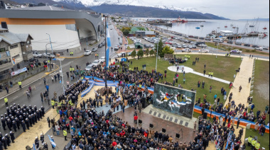 Se encabezó el acto central por el 44° Aniversario del Día del Veterano y de los Caídos en la Guerra de Malvinas