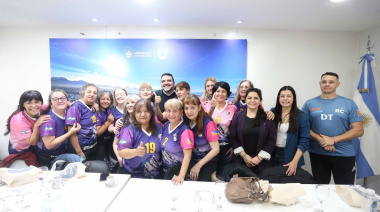 El equipo femenino de Newcom “Legado Fueguino” visitó al Intendente