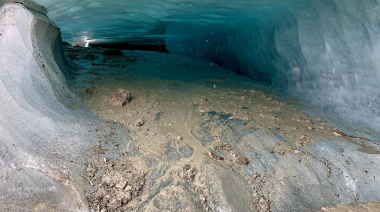 Se reitera la prohibición de ingreso a las cuevas de hielo del glaciar Vinciguerra por riesgo de colapso