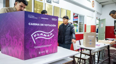 Entregan kits electorales a centros de estudiantes en el EMEI