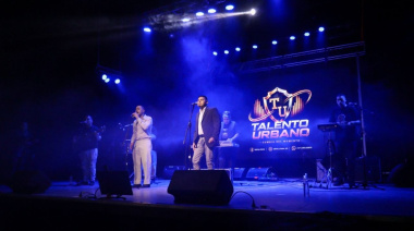 La Municipalidad de Ushuaia llevó adelante la “Noche +60” en el Centro Cultural Esther Fadul