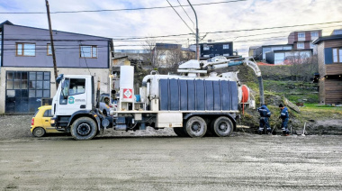 Se realiza tareas preventivas y de mantenimiento en el sistema pluvial de la ciudad