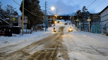 Se mantiene un amplio operativo de limpieza y despeje de calles tras las nevadas