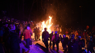 31° edición de la Bajada con Antorchas en el Cerro Martial