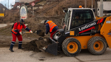 Operativo de limpieza y mantenimiento en la avenida Perito Moreno