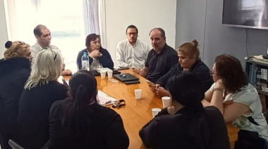 Acuerdan acciones para agilizar pagos y trámites de acompañantes terapéuticos