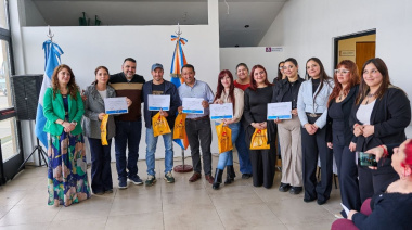 105 mujeres recibieron sus certificados en formación de oficios