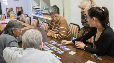 Fortalecen los espacios de encuentro y estimulación para personas mayores