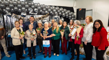 Vuoto encabezó el agasajo por el 25° aniversario del Club de Abuelos “Doña Tránsito”