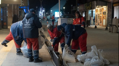 Avanzan con la limpieza de alcantarillas en el sector céntrico