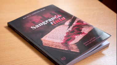Rocío Ledesma duré presenta su primer libro “Sangrando Tinta” en el paseo del muelle “Mingo Gutiérrez”