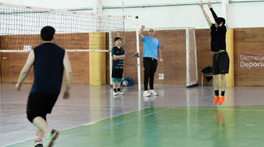 El vóley fueguino continúa fortaleciendo la formación de sus entrenadores
