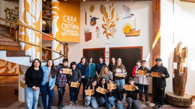 Alumnos y Alumnas del colegio provincial Ernesto Sábato realizaron una visita guiada en la sala Niní Marshall