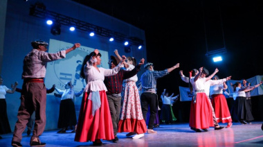 4° “Encuentro de Danzas Folclóricas Argentinas” en el Centro Cultural Esther Fadul