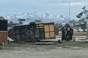 Fuertes vientos causan destrozos y caídas de árboles en Ushuaia