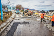 Se continúa con los trabajos de recuperación vial en distintos barrios pese al recorte de fondos nacionales