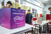 Entregan kits electorales a centros de estudiantes en el EMEI