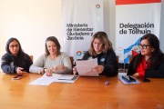 Firmaron un convenio para fortalecer la diplomatura universitaria de acompañantes comunitarias contra la violencia de género