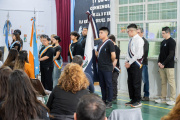 El Colegio Provincial “Alicia Moreau de Justo” presentó su bandera institucional