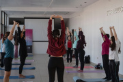 *La Municipalidad realizó una clase abierta de yoga destinada a mujeres*