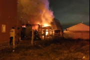 Río Grande: Vivienda deshabitada fue destruida por el fuego