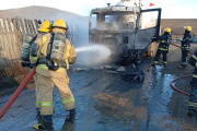 Incendio de un camión de gas puso en vilo un barrio de Río Grande