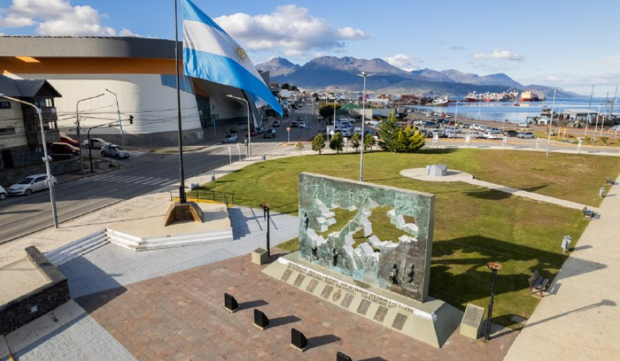 Tierra del Fuego AeIAS reafirma su compromiso con la defensa de la soberanía Argentina en el Atlántico Sur